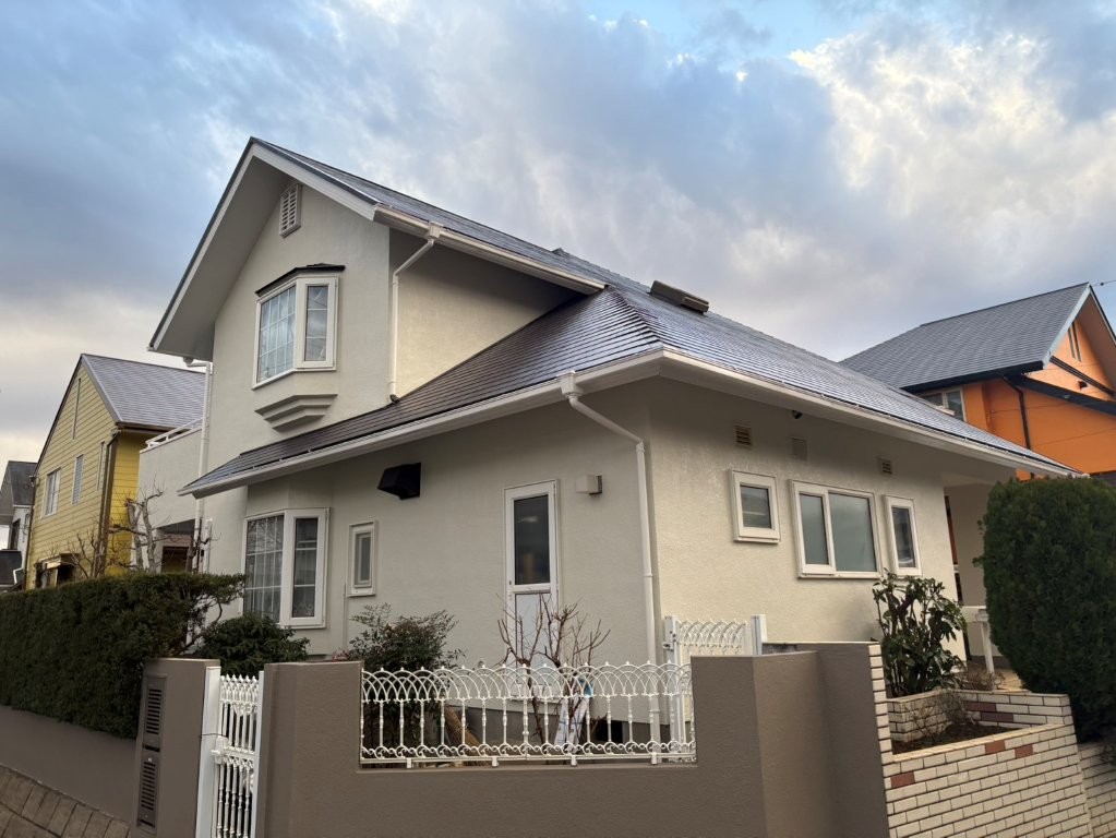 千葉県千葉市若葉区で外壁をND-155に塗装した戸建て住宅の施工後外観