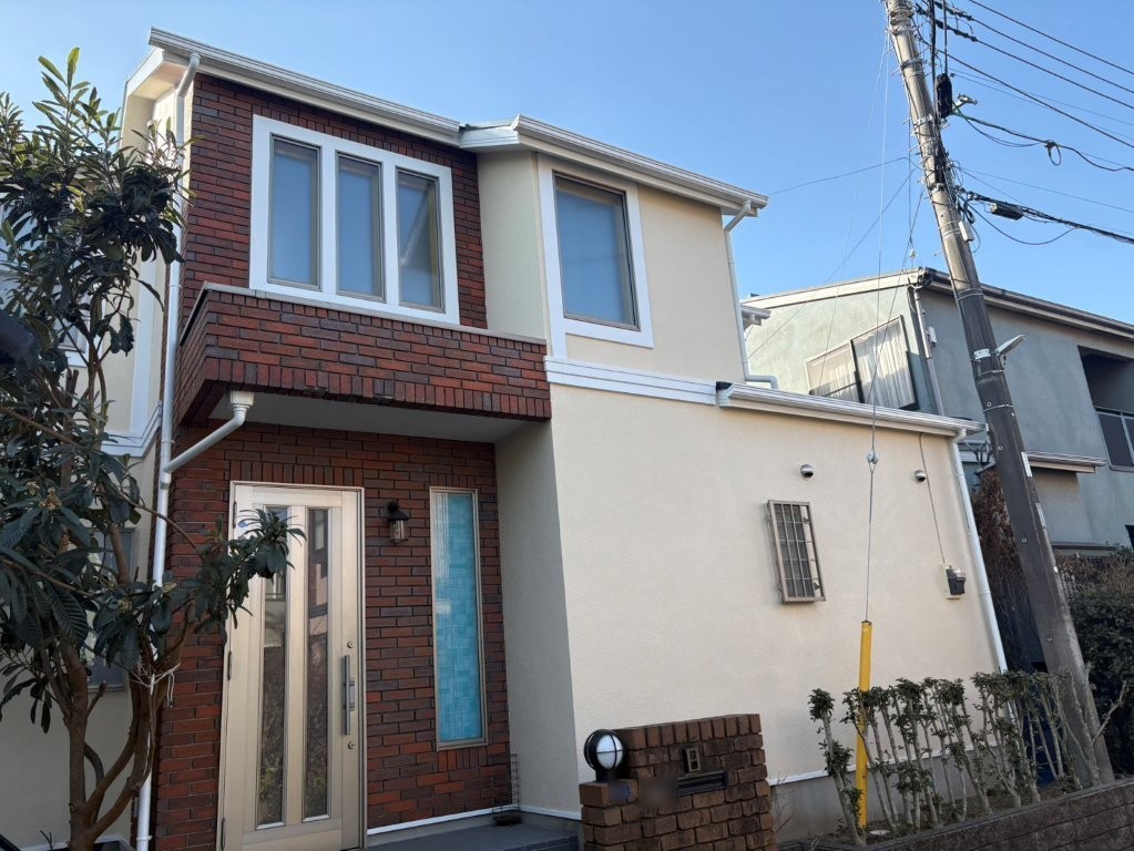 千葉県千葉市花見川区の戸建て住宅の塗装後外観｜外壁ND112と屋根ナスコンで仕上げた外装リフォーム