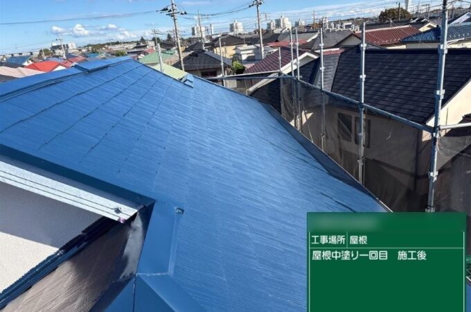 千葉市花見川区 屋根中塗り塗装後 ネイビー仕上げ スレート屋根