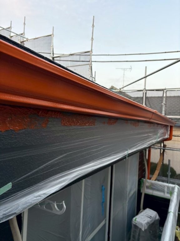 千葉市花見川区K様邸 雨樋 上塗り後 高光沢仕上げ