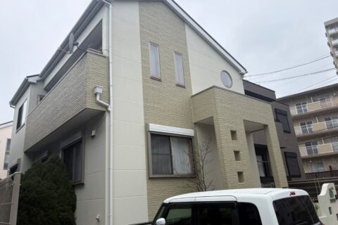 千葉県四街道市 戸建て住宅 外壁屋根塗装後 ツートンカラー仕上げ外観